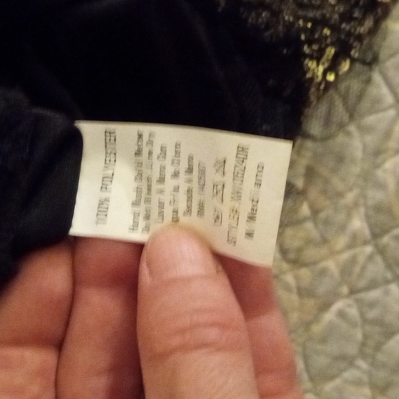 All That Glitters Is Gold - Picture 10 of 10